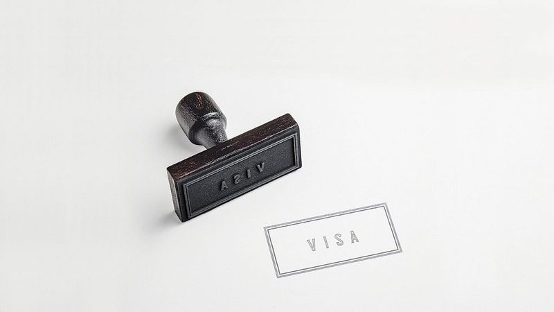 ES ieteiks stingrākus kritērijus vīzām Krievijas pilsoņiem