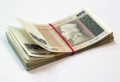 Valsts budžeta izpilde turpina priecēt – septiņos mēnešos 123,9 miljonu latu pārpalikums