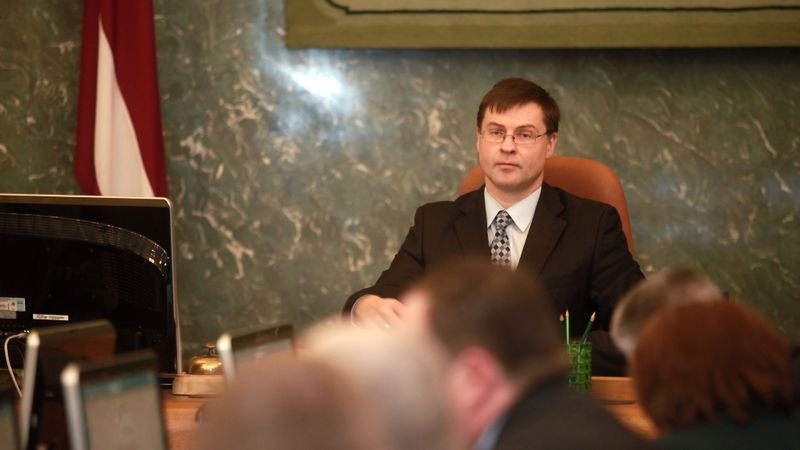 Streļčenoks skaidro, kādēļ uzskata Dombrovska rīcību par prettiesisku