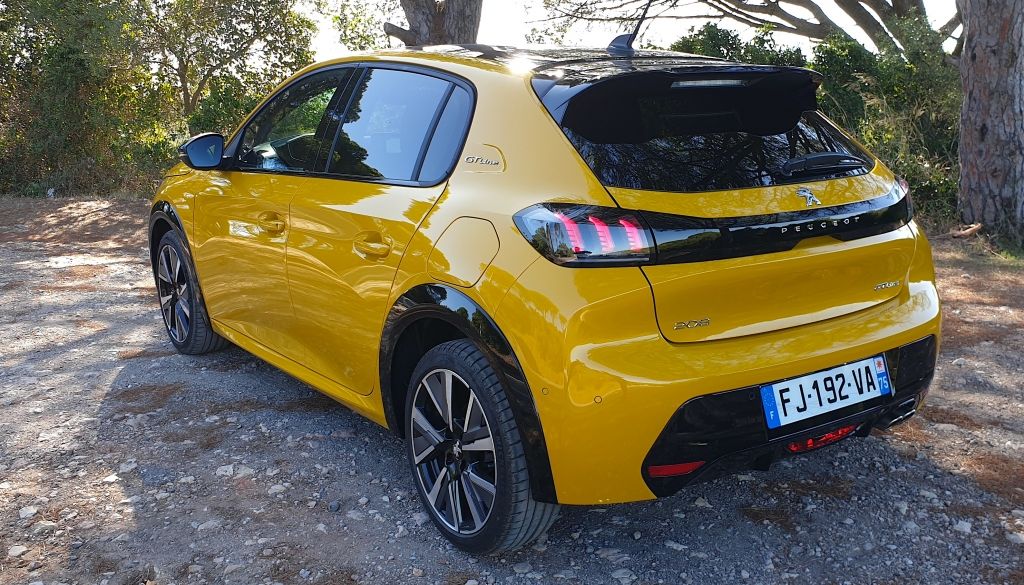 Peugeot 208 sāk elektroēru