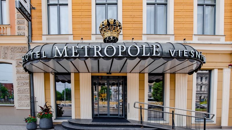 Pēc trīs gadu pārtraukuma durvis ver viesnīca Metropole