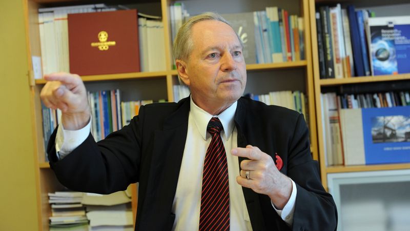 Intervija: Valdība spēlējas ar uguni