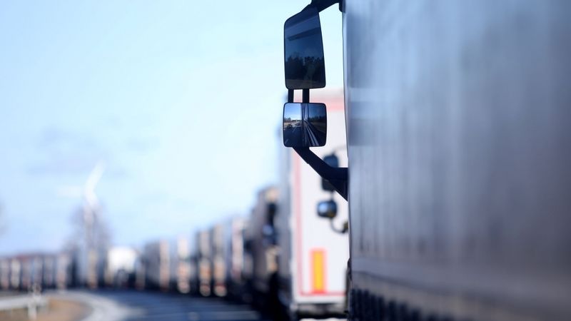 Latviju neapmierina EP apstiprinātā kravas autotransporta nozares reforma