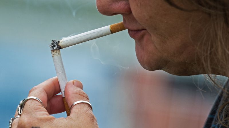 Tabakas uzņēmumam RJ Reynolds vēža upura sievai jāsamaksā 23,6 miljardi dolāru