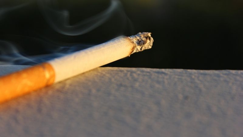 Ogrē atklāta nelegālo cigarešu ražotne