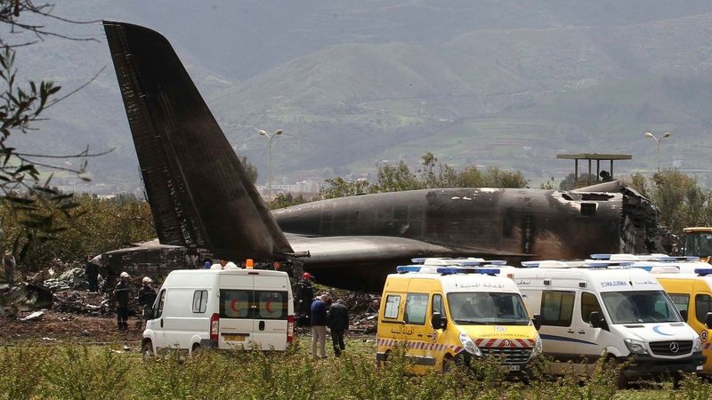Alžīrijā nogāzusies militārā lidmašīna, bojā gājuši 257 cilvēki