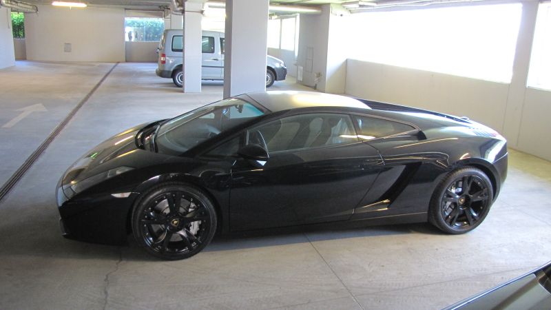 Krājbankas Lamborghini pārdots par 79 tūkstošiem eiro
