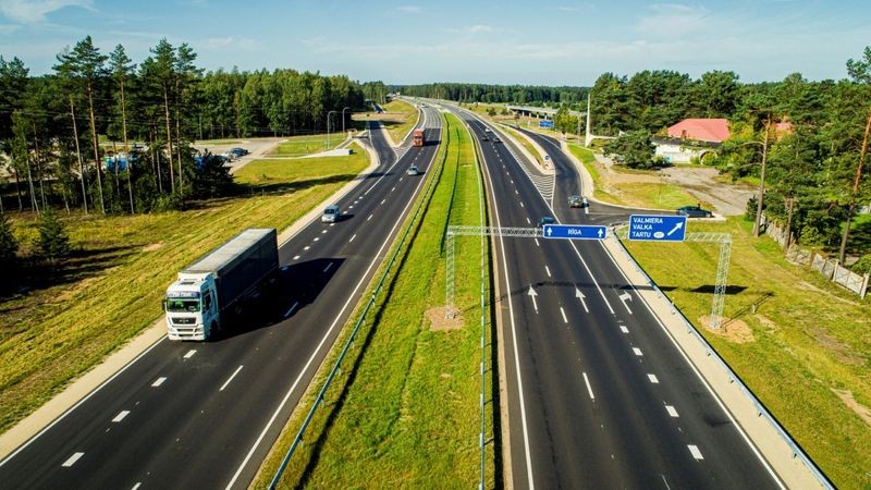 FOTO: Atjaunotajā Sēnītes posmā sola 110 km/h