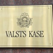 Tiesu izpildītāji apiet starptautiskās sankcijas ar Valsts kases palīdzību