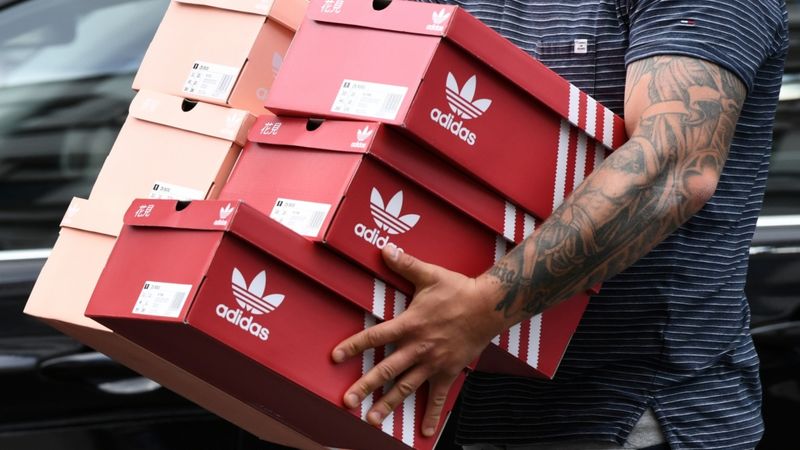 adidas pirmā ceturkšņa peļņa nokritusies par 95%