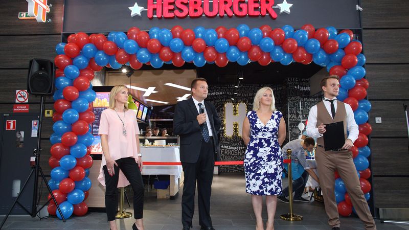 Hesburger, ieguldot 300 tūkstošus eiro, atver restorānu Ukrainā
