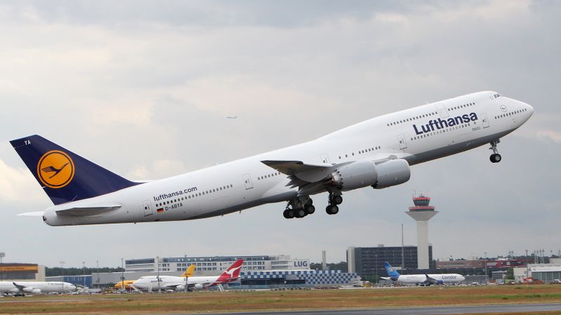 Aviokompānijām dzenoties pēc peļņas, lētas gaisa satiksmes dienas skaitītas