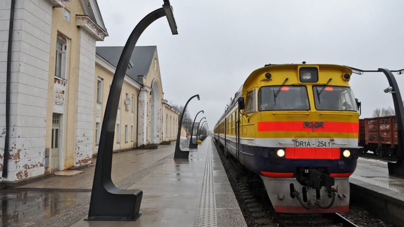 Pasažieru vilciens darbojies «uz savu roku», neklausoties iebildumos