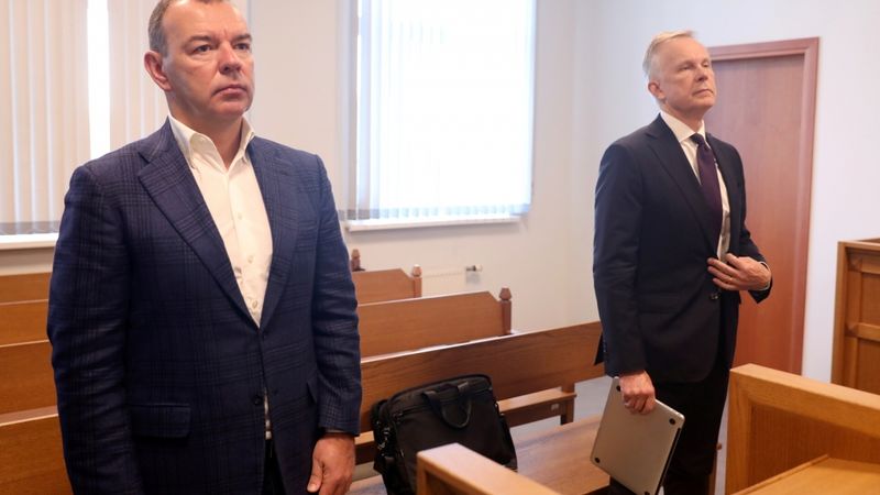 Tiesneses darbnespējas dēļ līdz vasaras sākumam atliek Rimšēviča un Martinsona kukuļošanas lietas izskatīšanu