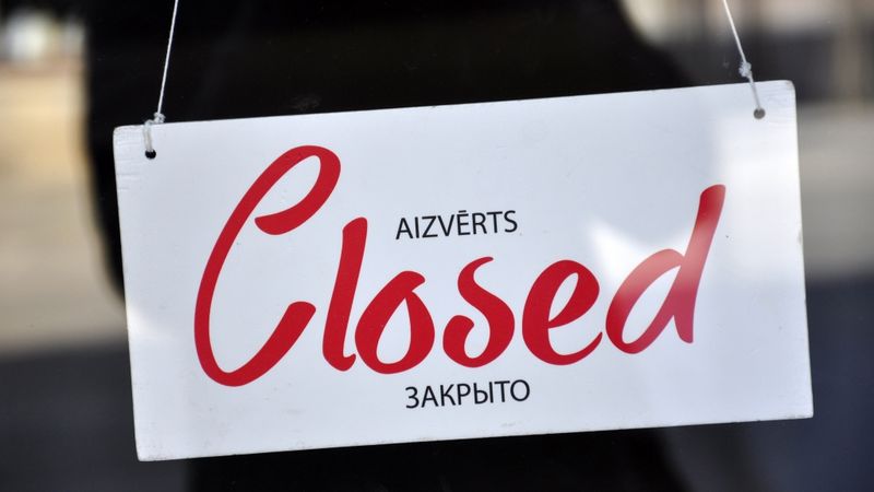 Daļa tirdzniecības telpu centrā joprojām stāv tukšas