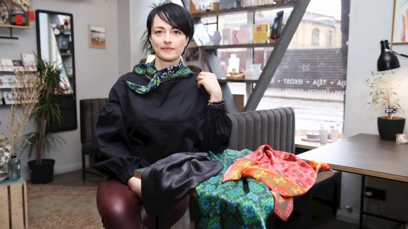 Sekojot idejai: Pie lakatiem neapstājas