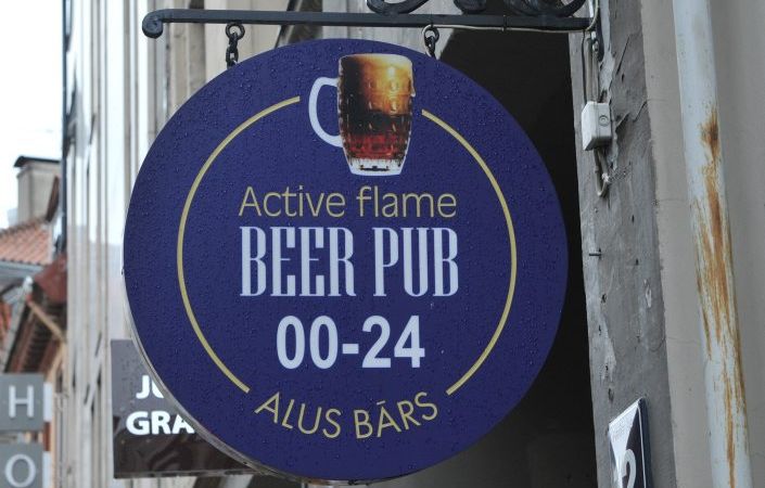 Metas cīņā pret angļu valodas ekspansiju