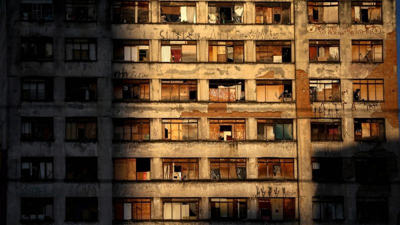 FOTO: Rūpnīcas grausts Sanpaulu, ko jāsauc par mājām