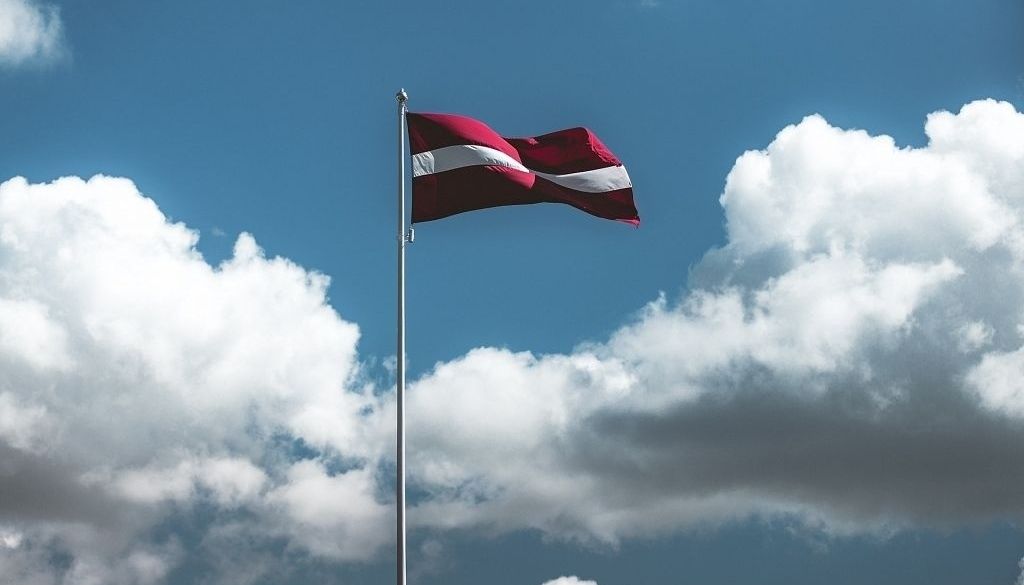 Latvijas ekonomikai šogad prognozē otru straujāko izaugsmi Baltijas valstīs