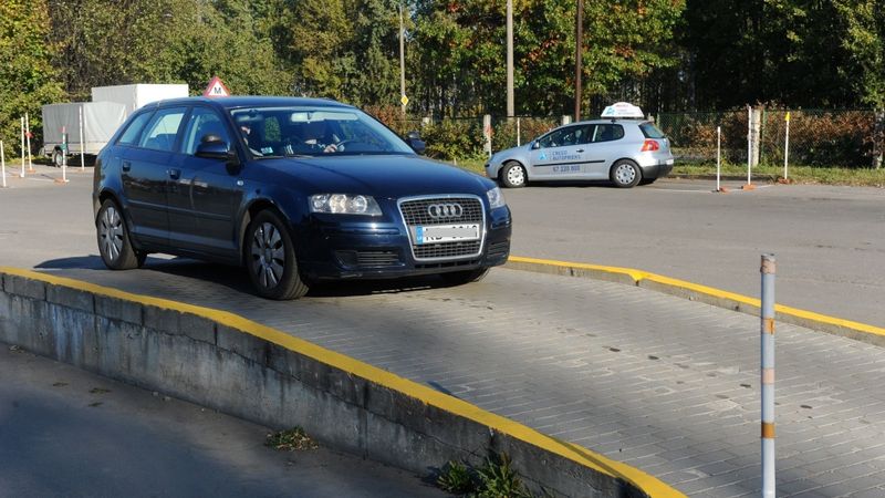 Vai nākotnē autovadīšanu mācīsimies attālināti?
