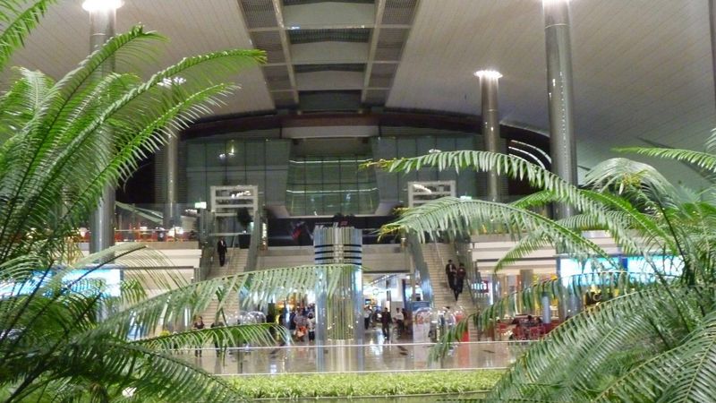 Dubaijas lidostā iestrēgušas desmitiem Krievijas oligarhu privāto lidmašīnu