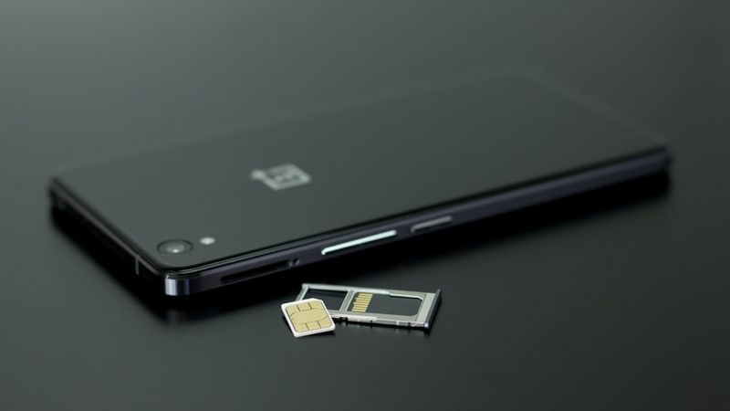Tele2: šī gada laikā eSIM lietotāju skaits telefonos palielinājies par 61%