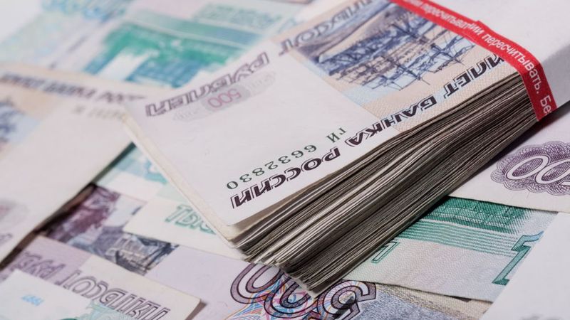 Krievijas Banka rubļa atbalstam pārdevusi vairāk nekā 4 miljardus dolāru