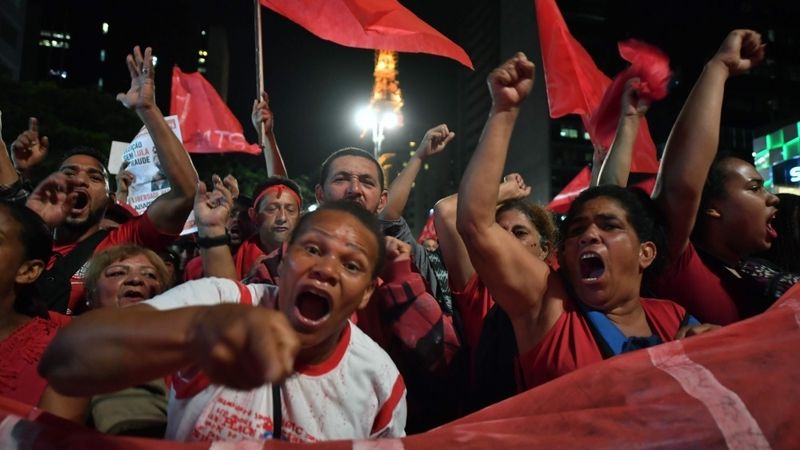 FOTO: Brazīlijā sākas naftas rūpniecībā strādājošo streiks