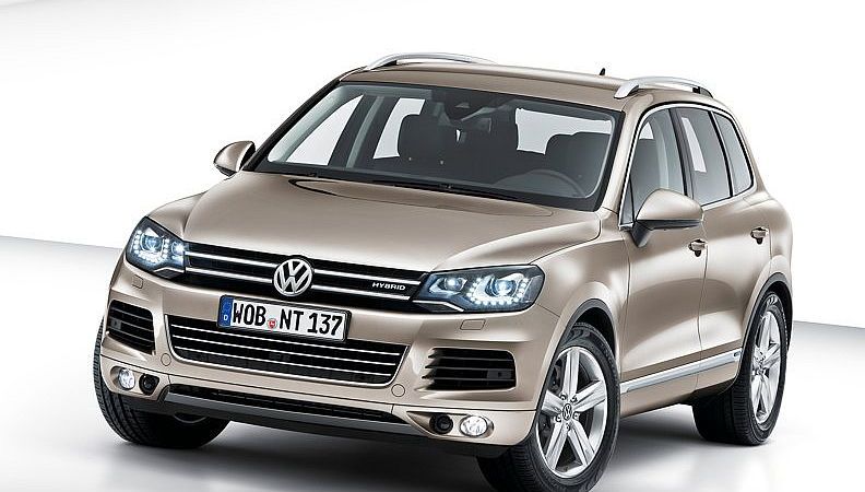 VW Touareg beidzot parāda seju