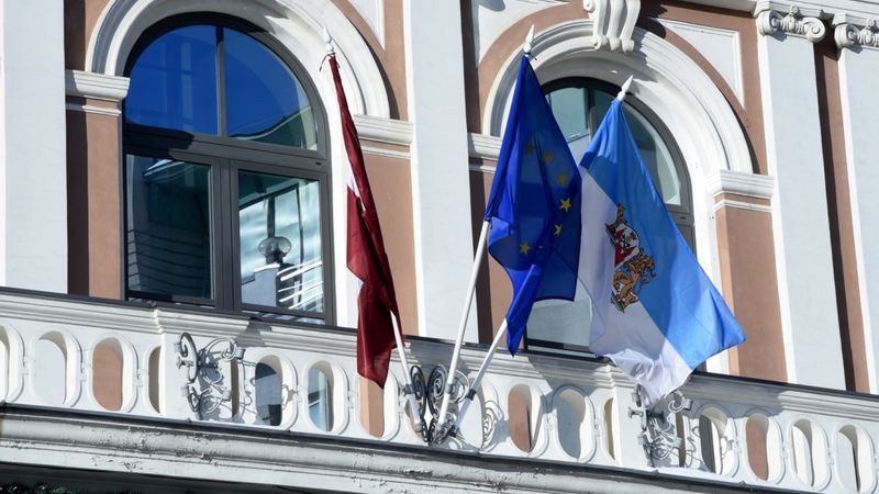 Opozīcija komandējumos nedodas