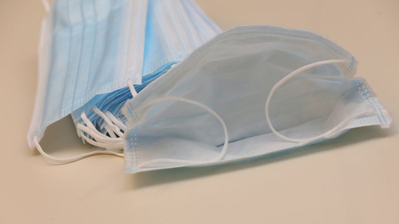 Atkārtoti vērtēs prasību lietot sejas maskas sākumskolā