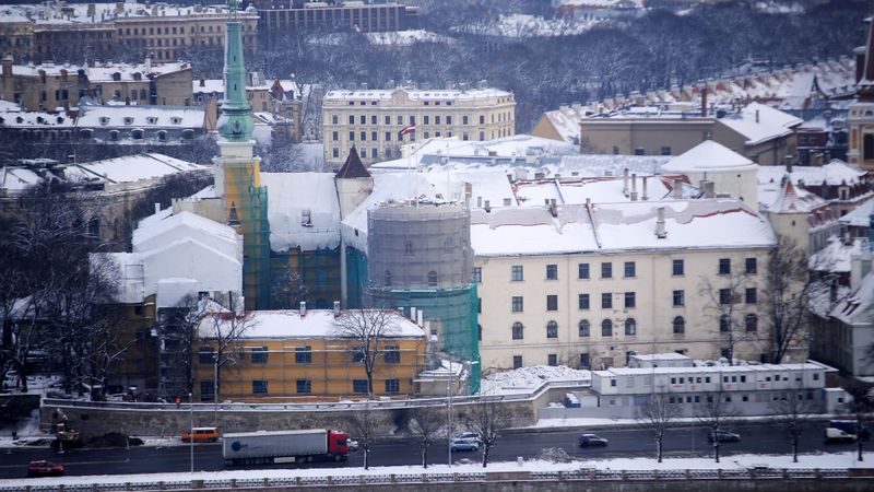 Mēneša laikā varētu nosaukt aizdomās turamos Rīgas pils ugunsgrēka lietā