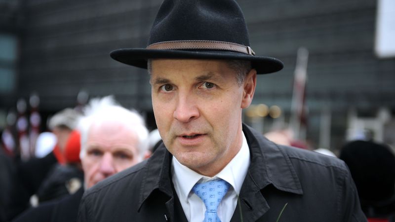 Bijušais aizsardzības ministrs: Latvijai jāpiešķir vismaz miljons eiro Ukrainas reformām