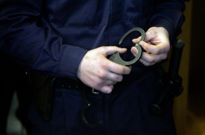 Pēc KNAB kratīšanām apcietinājumu piemēro trim personām, arī Daugavpils vicemēram