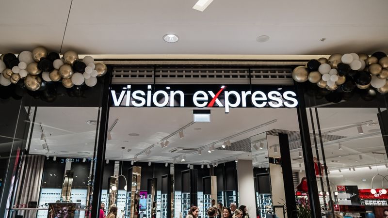 Investējot 300 000 eiro, atklāj lielāko Vision Express veikalu Latvijā un Baltijā