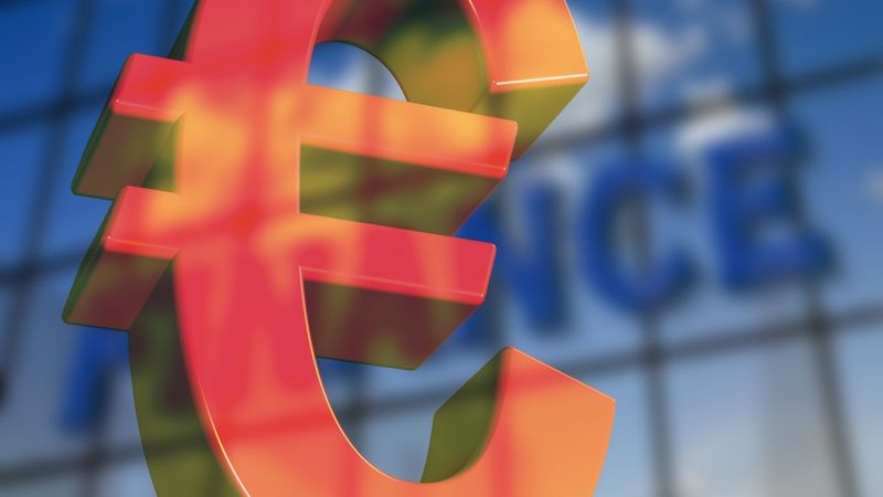 ECB ekonomists: Nav piemērots brīdis apturēt procentu likmju palielināšanu