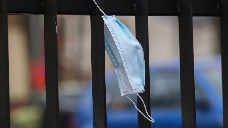 Ārkārtējā situācija līdz aprīlim; par komandantstundu vēl diskutēs