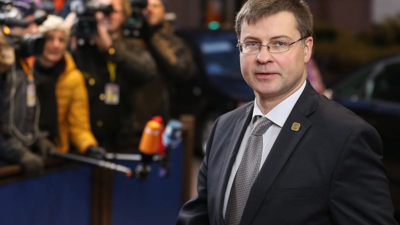 Politologs: Dombrovskis jau zaudēts