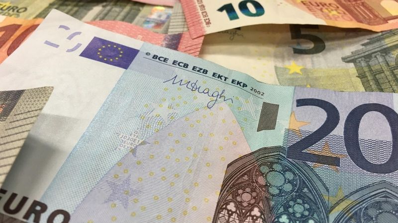 Kopējie nodokļu parādi Latvijā gada sākumā - 815,729 miljoni eiro