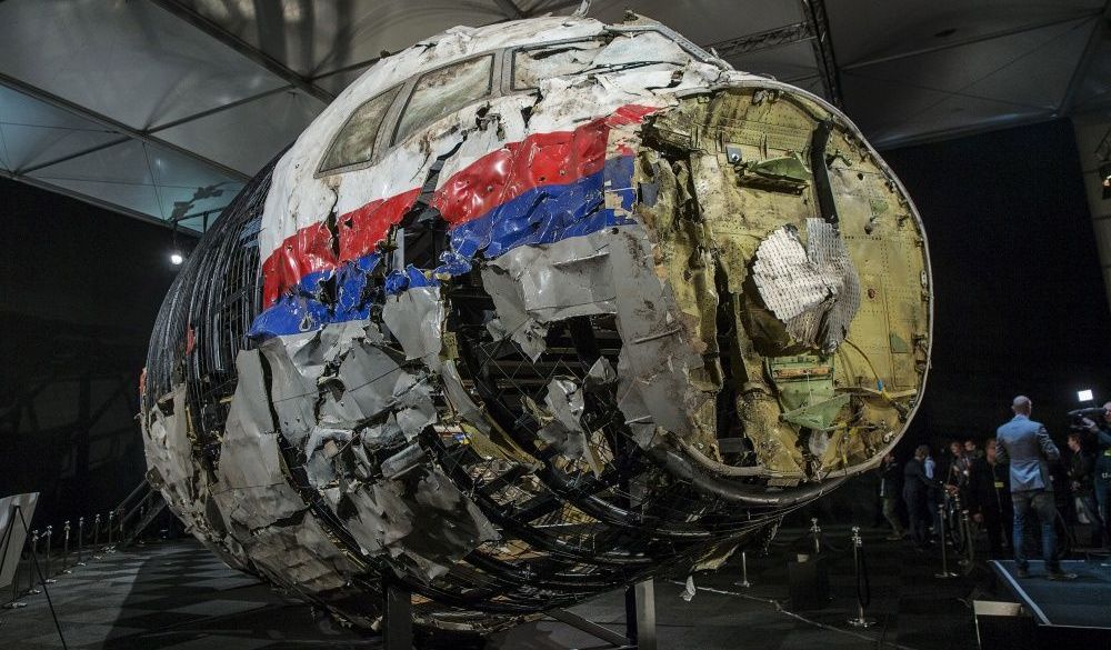 Foto: Rekonstruētā Malaysia Airlines reisa MH17 lidmašīna
