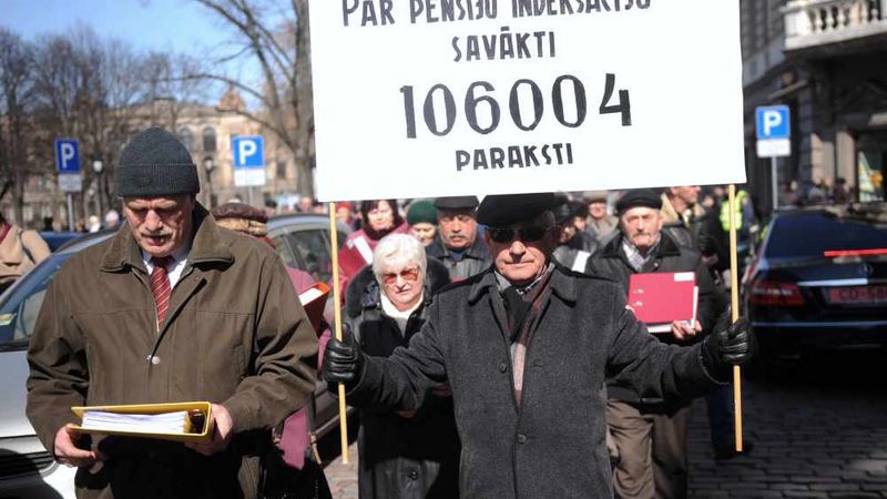 Pensionāru federācija atbalsta pensiju indeksācijas modeli 2014. gadam