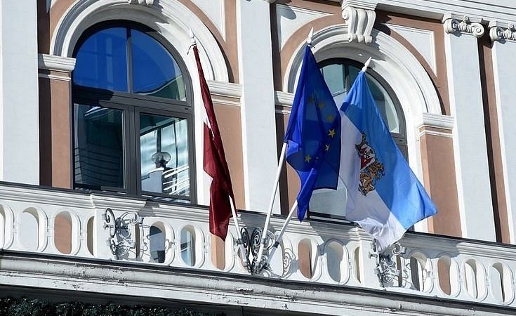 Likvidēs autostāvvietu abonementus Rīgas domē