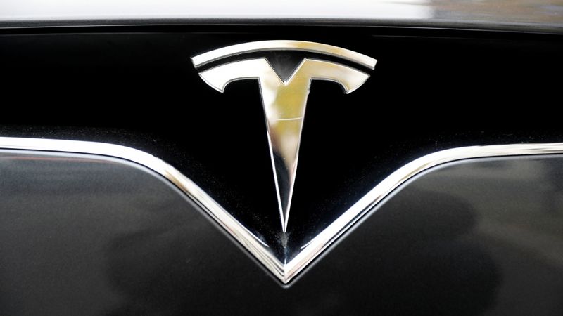 Tesla tirgus vērtība pirmo reizi pārsniegusi 700 miljardus dolāru