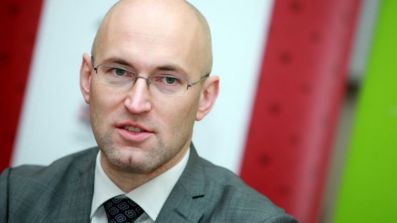 Pavļuts: Latvijas gāzes akcijas valstij jāpērk, ja tā varētu iegūt kontroli uzņēmumā