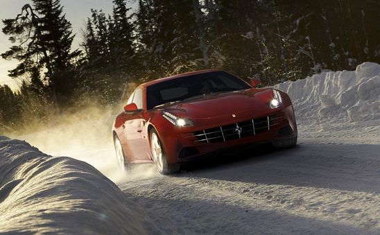 Ferrari piedāvās 260 tūkstošus vērtu ģimenes superauto