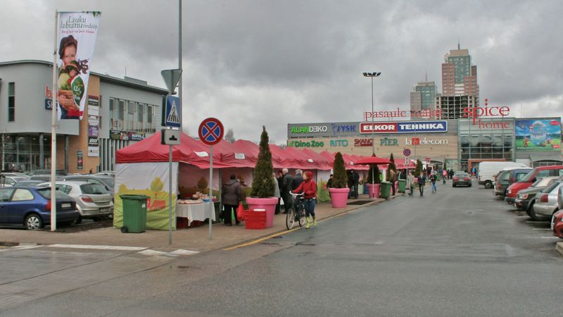 Lauku labumu tirdziņš Pārdaugavā šogad darbosies trīs dienas nedēļā