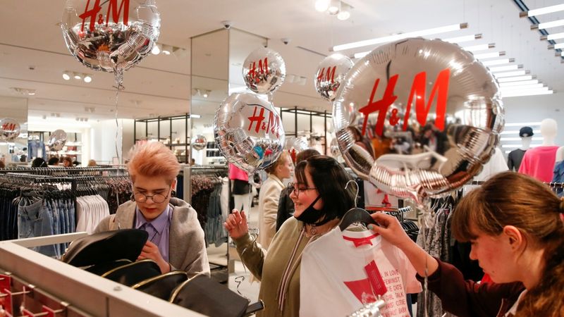 H&M ienākumi aug, pateicoties atlaidēm