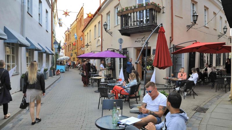 Nekustamā īpašuma cenas turpina augt