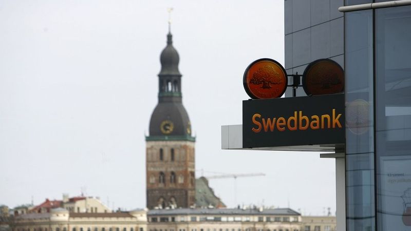 FKTK: Swedbank Latvijā strādā ikdienas režīmā, amatpersonu nomaiņa mātesbankā to neietekmē