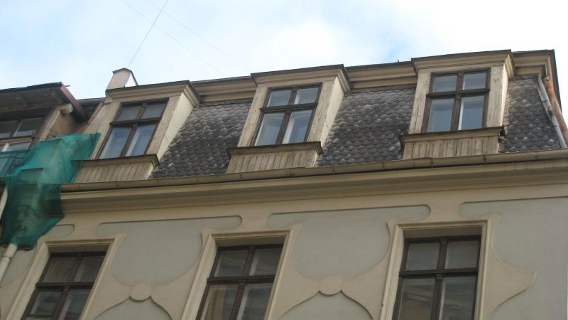 Omas briljantam, iespējams, var nākties atstāt telpas